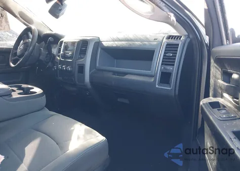 2013 Ram 1500 Express z USA, uszkodzony, nr VIN 1C6RR7FT3DS582703